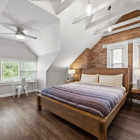 Oakland, Pittsburgh !F Unique And Stylish Private Bedroom With Private Bathroom
