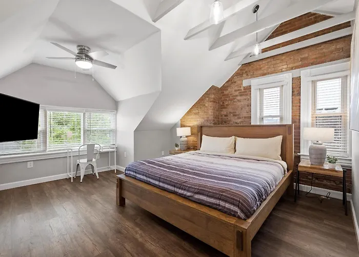 Homestay Oakland, !f Unique And Stylish Private Bedroom With Private Bathroom *