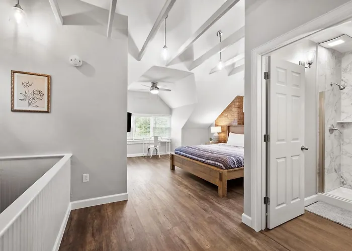 Homestay Oakland, !f Unique And Stylish Private Bedroom With Private Bathroom Pittsburgh