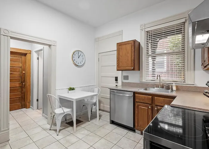 Oakland, !f Unique And Stylish Private Bedroom With Private Bathroom Pittsburgh